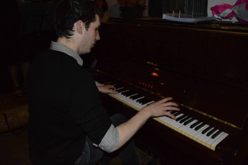 1601392_710297525687258_764326551_n